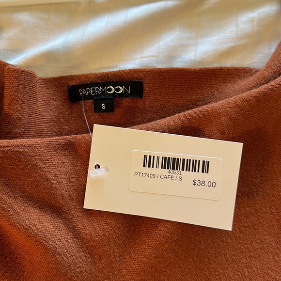 Burnt orange tube top with a flared bottom - Picture 3 of 3